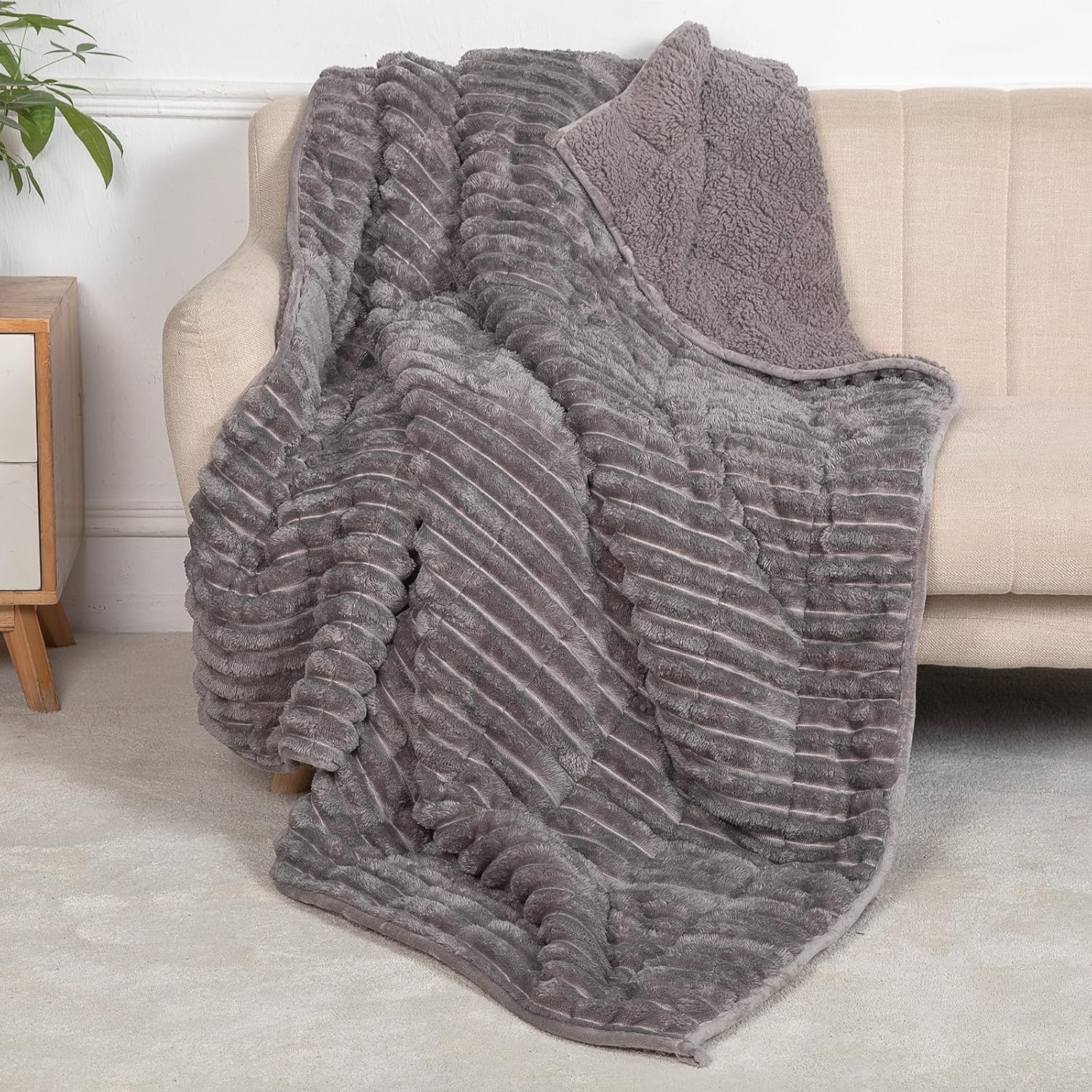 Sherpa Fleece Weighted Blanket for Adults Queen Size 15lbs, Soft Cozy Flannel Heavy Throw Blanket for Relax and Deep Sleep, 3D Ribbed Warm Fleece Weighted Blankets for Couch and Bed, 60" x 80"